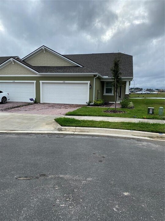 2581 Royal Jasmine Ct in Clermont, FL - Building Photo
