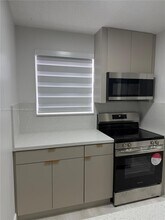 2721 NW 23rd Ct in Miami, FL - Building Photo - Building Photo