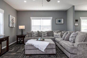 Southfork Apartments in Olathe, KS - Building Photo - Interior Photo