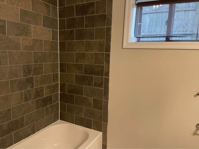 11506 Mapleview Dr in Silver Spring, MD - Building Photo - Building Photo