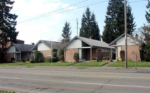 Cascade Manor Apartments in Tacoma, WA - Building Photo - Building Photo