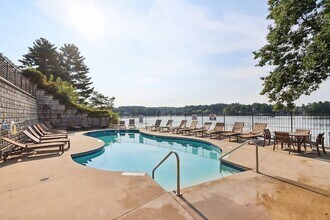 670 E Lake Ave, Unit 305 in Wisconsin Dells, WI - Building Photo - Building Photo