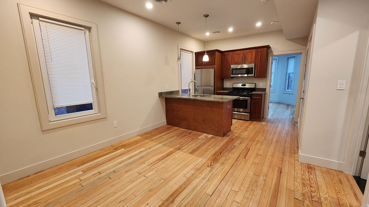 6 Durham St, Unit 8 in Boston, MA - Building Photo