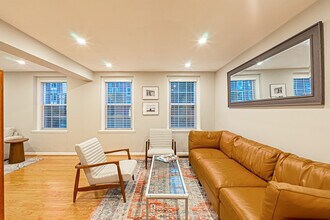 3400 39th St NW, Unit A715 in Washington, DC - Foto de edificio - Building Photo