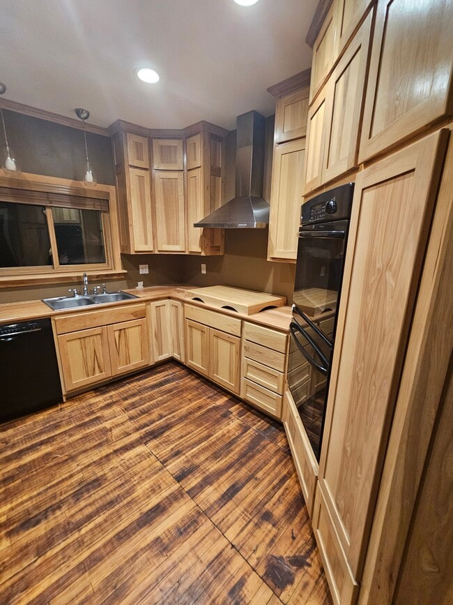 property at 1510 N 4th St