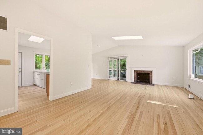 8400 Thornden Terrace in Bethesda, MD - Building Photo - Building Photo
