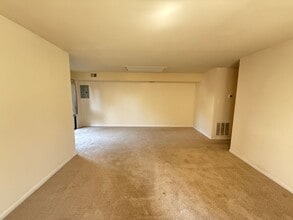 8415 Benecia Ct in Alexandria, VA - Building Photo - Building Photo