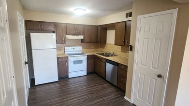 312 N Wilson Ave in Sand Springs, OK - Building Photo - Building Photo