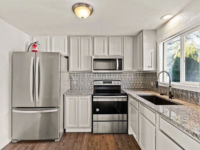 1637-1639 E Hastings Ave in Coeur d'Alene, ID - Building Photo - Building Photo