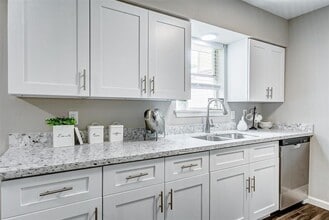 12306 Hillcroft St in Houston, TX - Building Photo - Building Photo