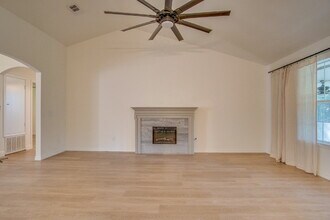 174 Emmons Ln in Pensacola, FL - Foto de edificio - Building Photo