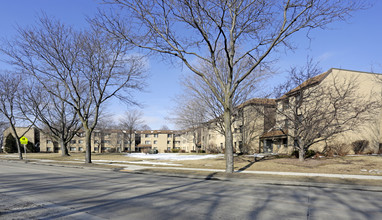 New Hampton Gardens in Milwaukee, WI - Building Photo - Building Photo