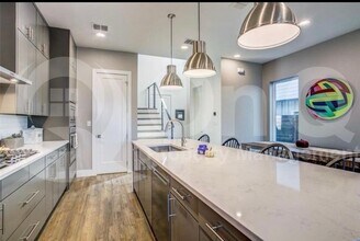 4417 Munger Ave in Dallas, TX - Building Photo - Building Photo