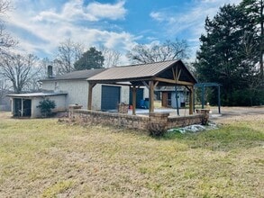 2979 Grier St in Newton, NC - Foto de edificio - Building Photo