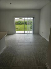 2264 Paravane Way in Wesley Chapel, FL - Building Photo - Building Photo