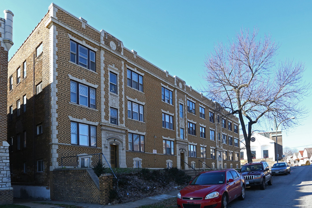 Golden Gate Apartments in St. Louis, MO - Building Photo