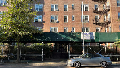 4240 Bowne St in Flushing, NY - Building Photo - Building Photo