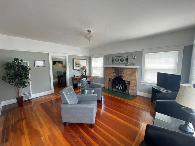 property at 1219 H St