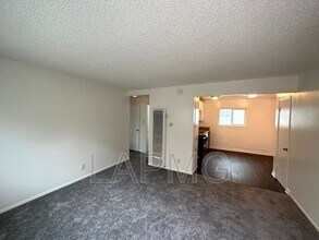 169 W 42nd St in Los Angeles, CA - Building Photo - Building Photo