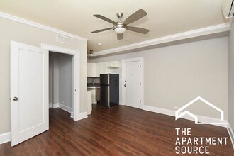 817 W Lakeside Pl in Chicago, IL - Building Photo - Building Photo