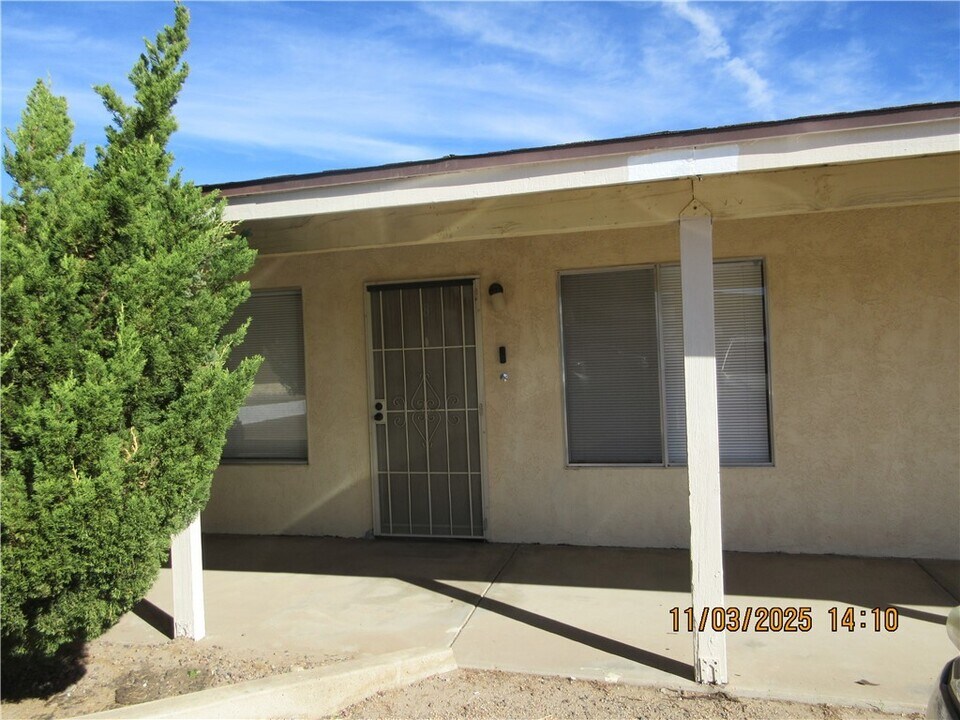 1755 Gordon Dr in Kingman, AZ - Building Photo