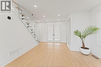 8190 Riverside Dr E in Windsor, ON - Building Photo - Building Photo