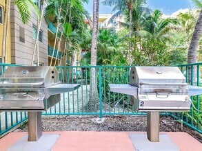 6001 SW 70th St, Unit 410 in South Miami, FL - Building Photo - Building Photo