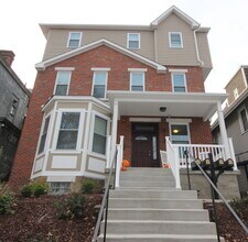 816 S Negley Ave, Unit #2 in Pittsburgh, PA - Foto de edificio - Building Photo