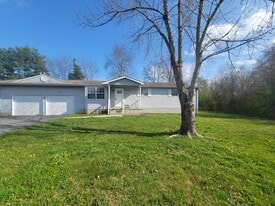 104 Bent Tree Dr in Crossville, TN - Building Photo