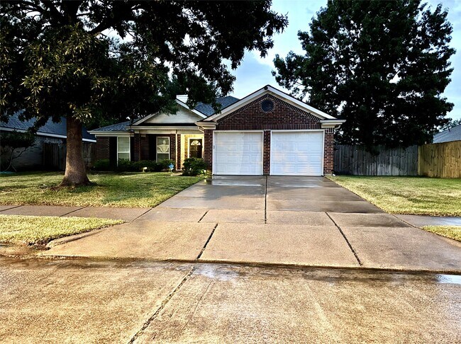 17410 Saxon Dr in Houston, TX - Building Photo - Building Photo