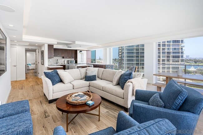 1760 Avenida Del Mundo in Coronado, CA - Building Photo - Building Photo