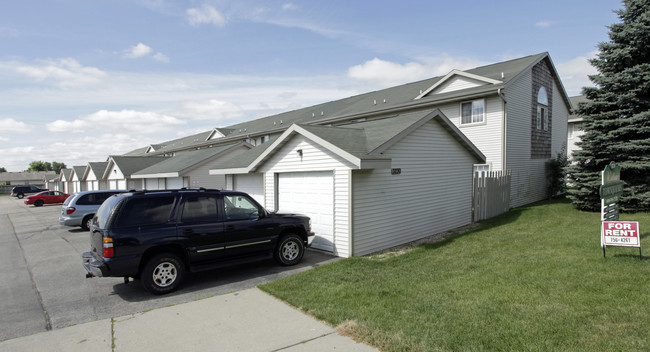 Wallace Townhomes in Janesville, WI - Foto de edificio - Building Photo