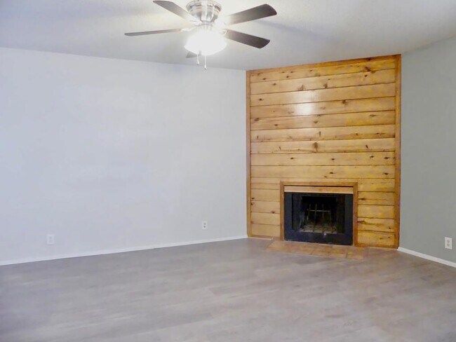 1206 D NE Aspen in Andrews, TX - Building Photo - Building Photo