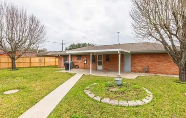 property at 1575 Longfellow Dr