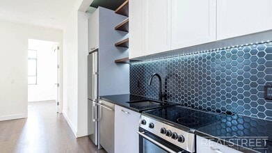 Monitor Street, Unit 4D in Brooklyn, NY - Foto de edificio - Building Photo