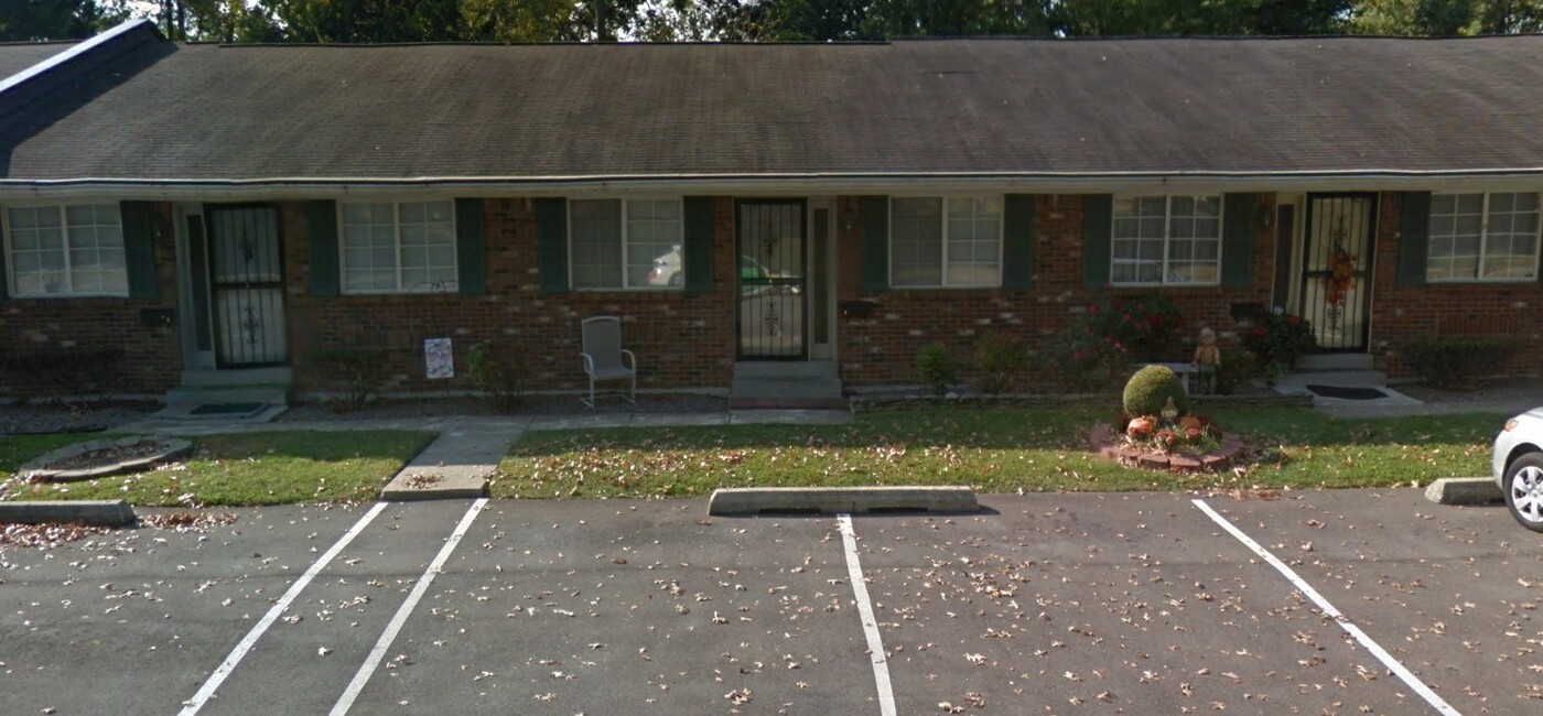 Stone Creek Apartments I & II in New Albany, IN - Foto de edificio