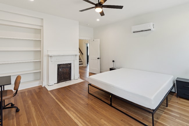 property at 1133 E Henry St