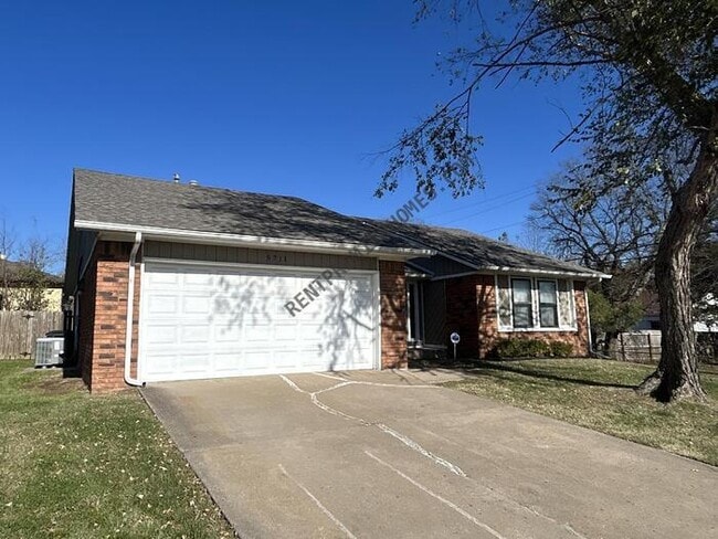 5711 E 33rd Ct in Tulsa, OK - Building Photo - Building Photo