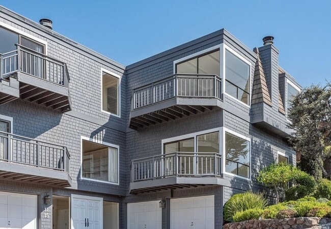 15 Linda Vista Ave in Tiburon, CA - Building Photo - Building Photo