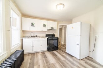 817 E Pear St in Vineland, NJ - Building Photo - Building Photo