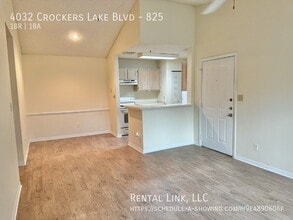 4032 Crockers Lake Blvd in Sarasota, FL - Building Photo - Building Photo