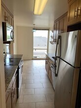 Madlyn Apartments in Seattle, WA - Building Photo - Building Photo