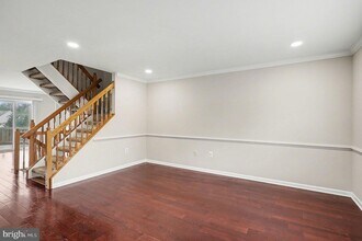 2003 Paddle Boat Ln in Woodbridge, VA - Foto de edificio - Building Photo