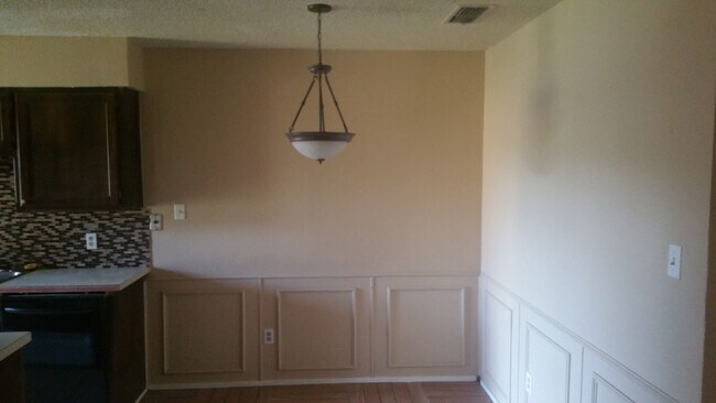 2403 Ventura Dr-Unit -B in Arlington, TX - Foto de edificio - Building Photo