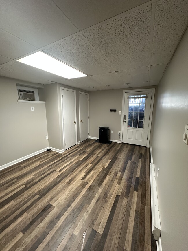 2208 Liberty Rd, Unit Basement Apartment in Sykesville, MD - Foto de edificio - Building Photo