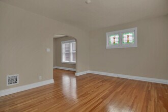 7729 Gissler Ave in Richmond Heights, MO - Building Photo - Building Photo