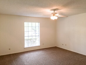 5714 Wilshire Dr in Waco, TX - Building Photo - Building Photo