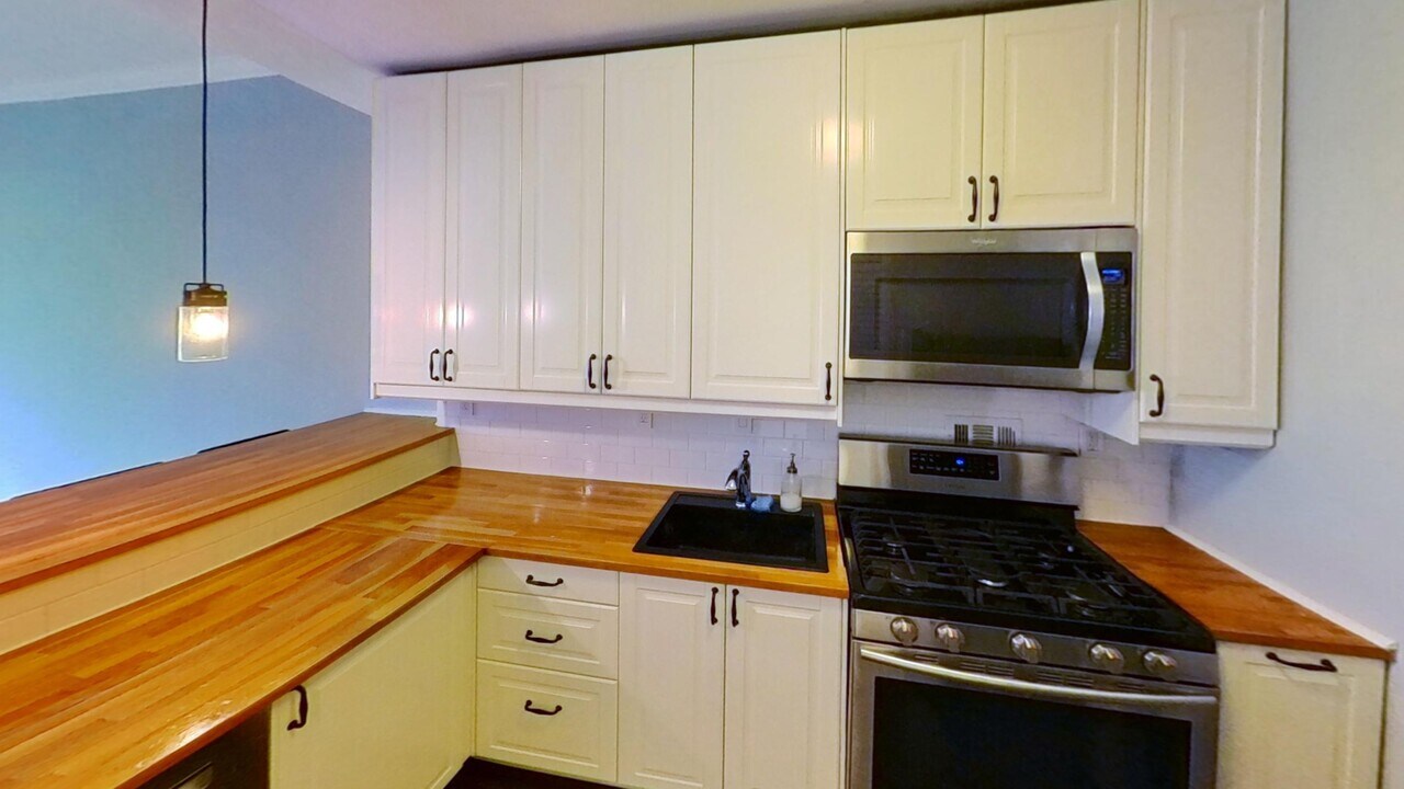 2939 Van Ness St NW in Washington, DC - Building Photo