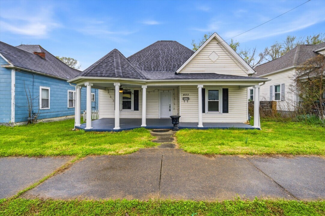 401 E Oak Hill Ave in Knoxville, TN - Building Photo