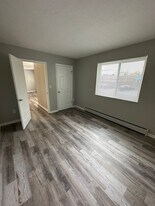 Salvador Point in Cincinnati, OH - Building Photo